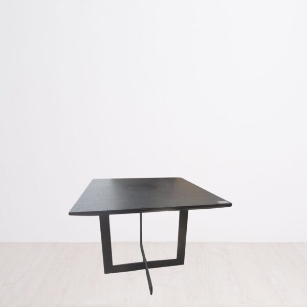 Mesa cuadrada pie hierro