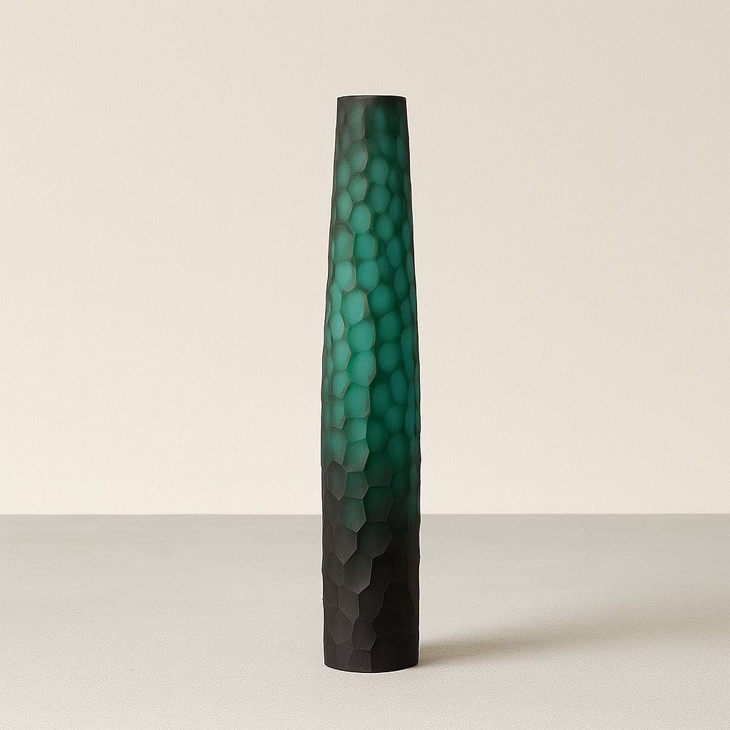 Jarrón de vidrio tallado