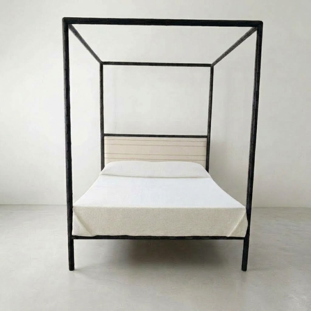 Cama con dosel